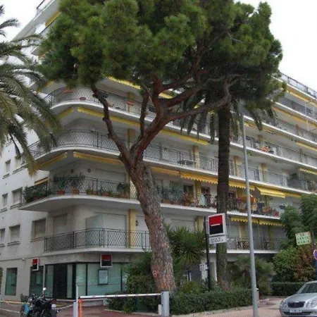 Superbe 3p Moderne Face Mer Avec Grande Terrasse, Clim, Proche Plage Et Commerces - Fr-1-196-254 * 芒通